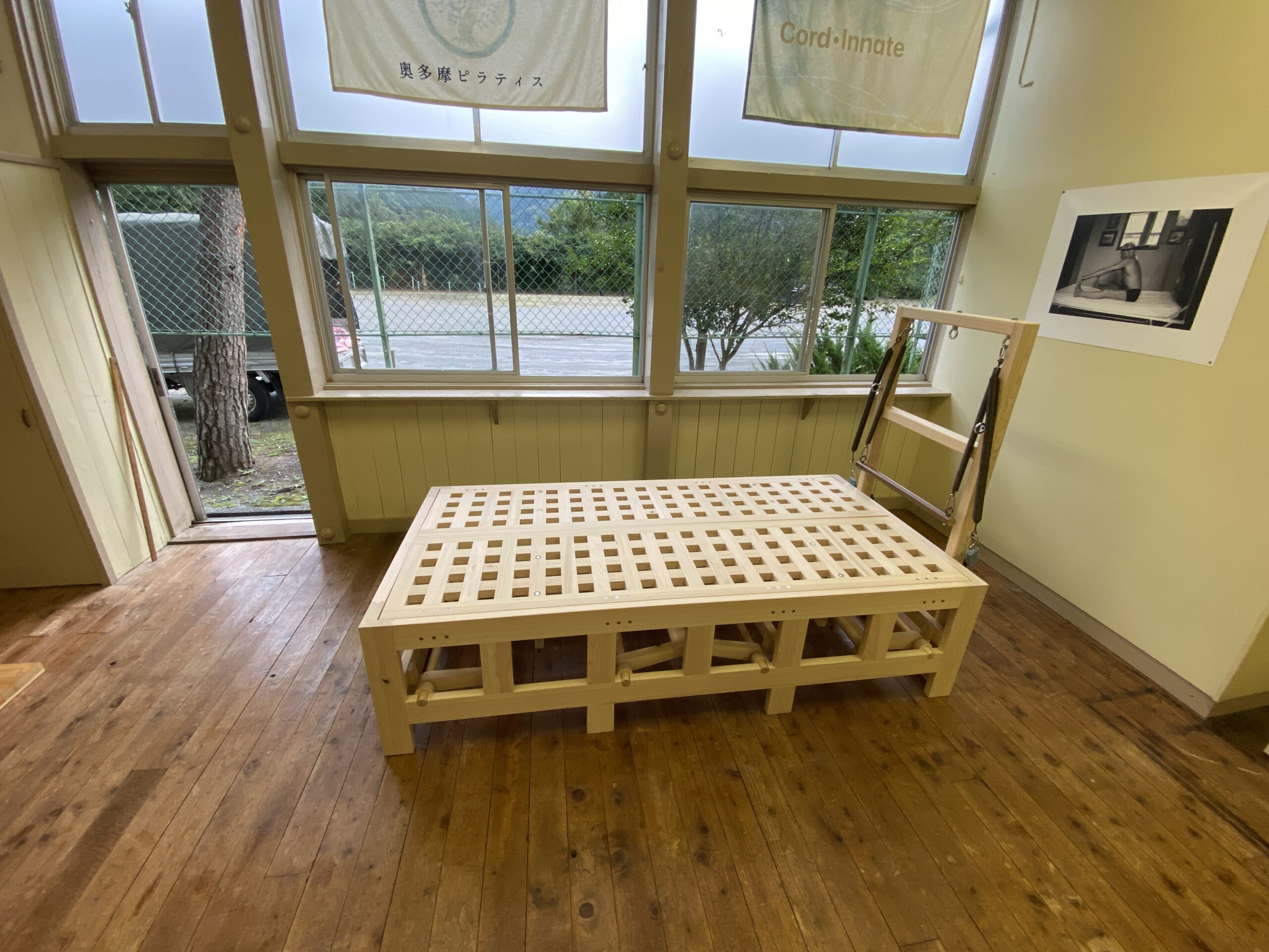 VBED®3 Bednasium Wood。多摩産ひのきのベッド本体と木製ピラティス器具。